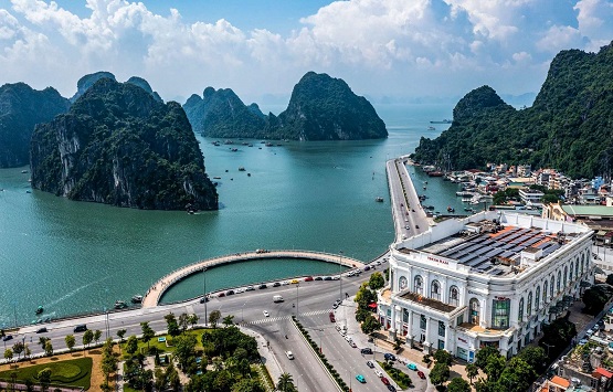 HANOI – BAT TRANG – CHUONG CONICAL HAT VILLAGE – QUANG PHU CAU – HA LONG – NINH BINH