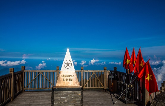 mount fansipan summit view 0
