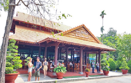 HO CHI MINH CITY – MUI NE – MEKONG DELTA – CU CHI TOUR