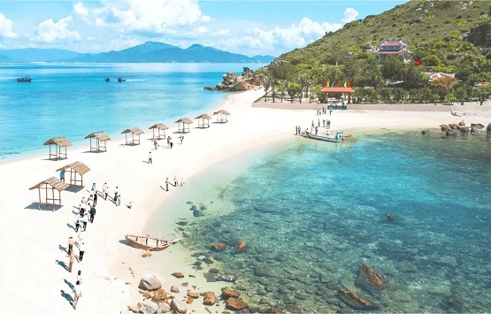 NHA TRANG BEACH MUN ISLAND – FISHING VILLAGE – MINI BEACH