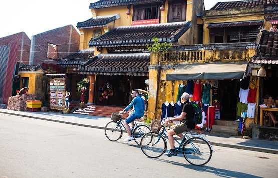 How to Enjoy Hoi An in Autumn on Rainy Days