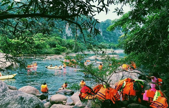 DISCOVER PHONG NHA