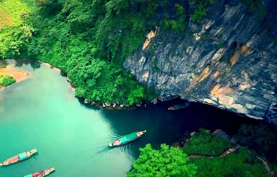 PARADISE CAVE AND PHONG NHA CAVE ONE DAY TOUR