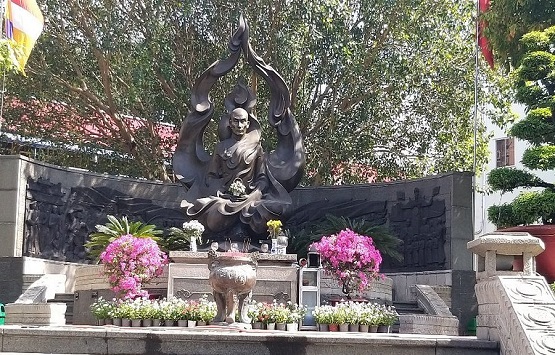 SAIGON MIDNIGHT SIGHTSEEING ADVENTURE