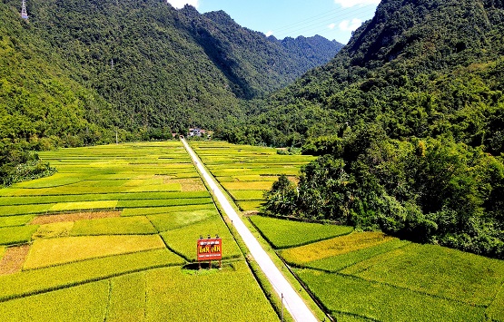 Hanoi To Mai Chau By Private Car