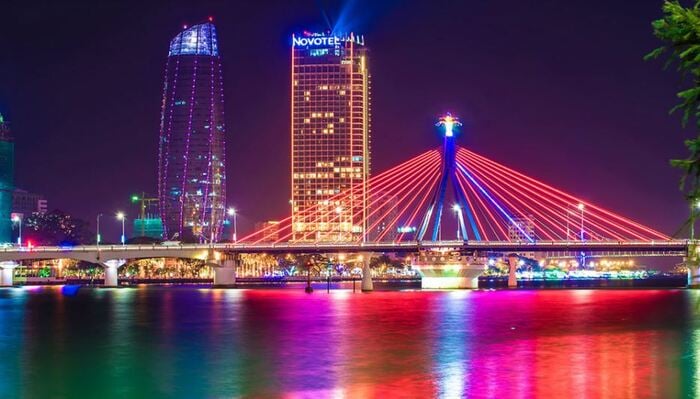 Discover Da Nang – The City Of Wonders 18 Han River Swing Bridge
