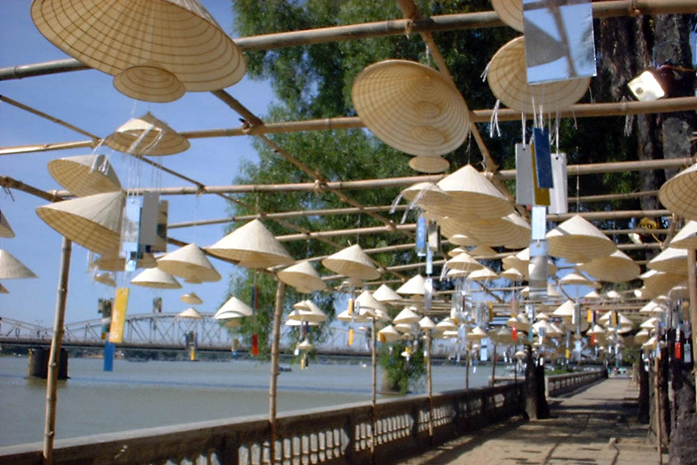 Phu Cam Conical Hat Village 1 lang non la