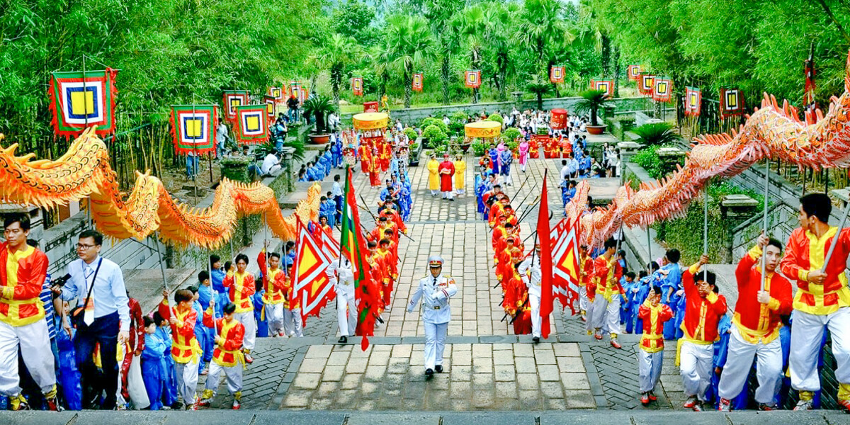 Top 5 Major Festivals In Vietnam For Travel Experiences 7 hung king temple festival