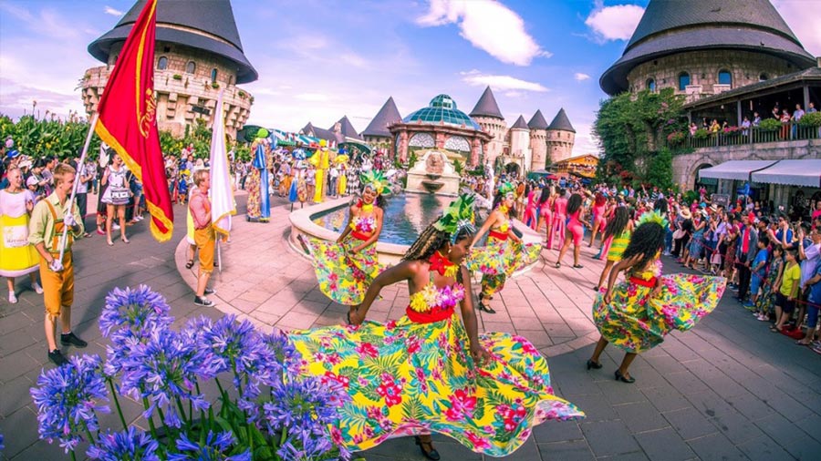 Top 5 Must Experience Festivals In Da Nang 11 le hoi tai ba na hill